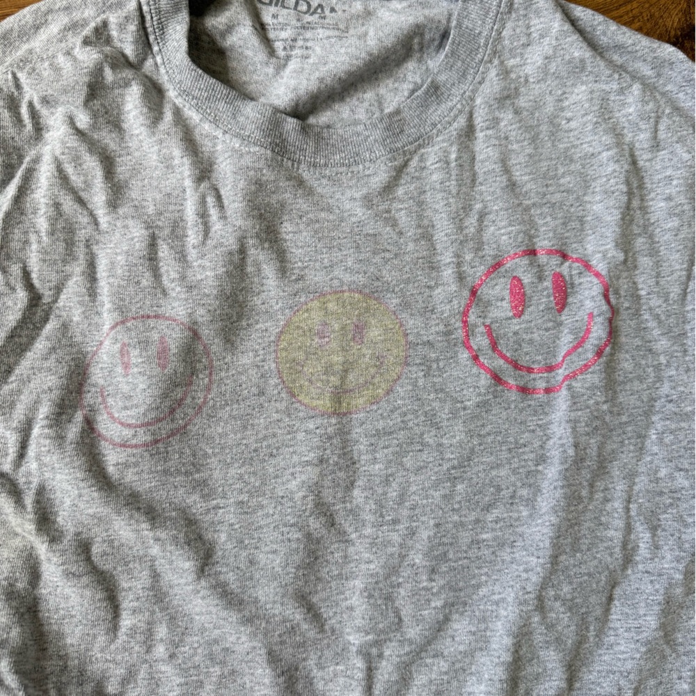Smiley Face Tee - Picture 2 of 3
